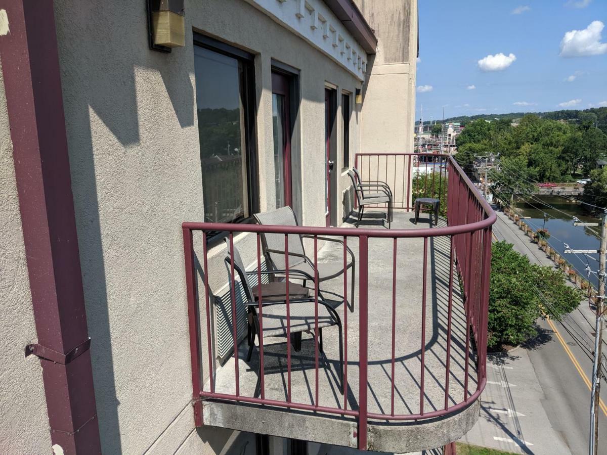 Riverside Tower Hotel Pigeon Forge Exterior photo